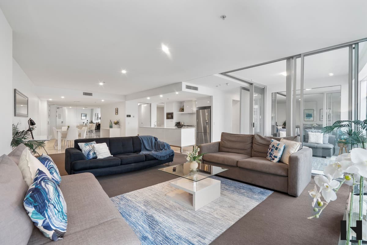 401/9 Hamilton Avenue, Surfers Paradise