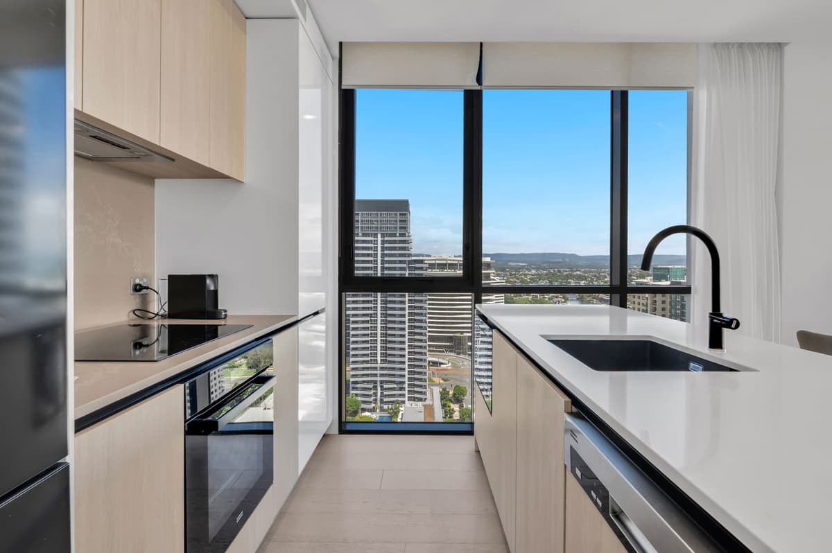 71/14 Elizabeth Avenue, Broadbeach