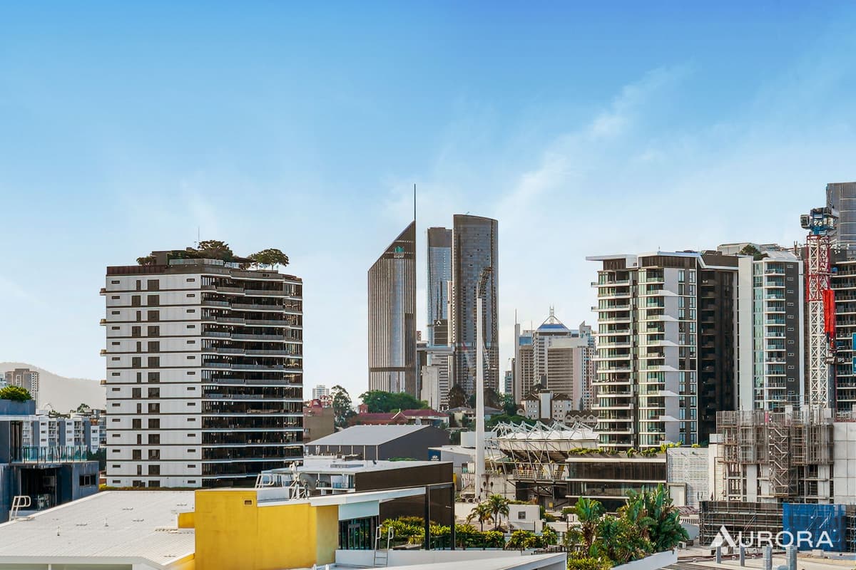 907/17 Deshon Street, Woolloongabba