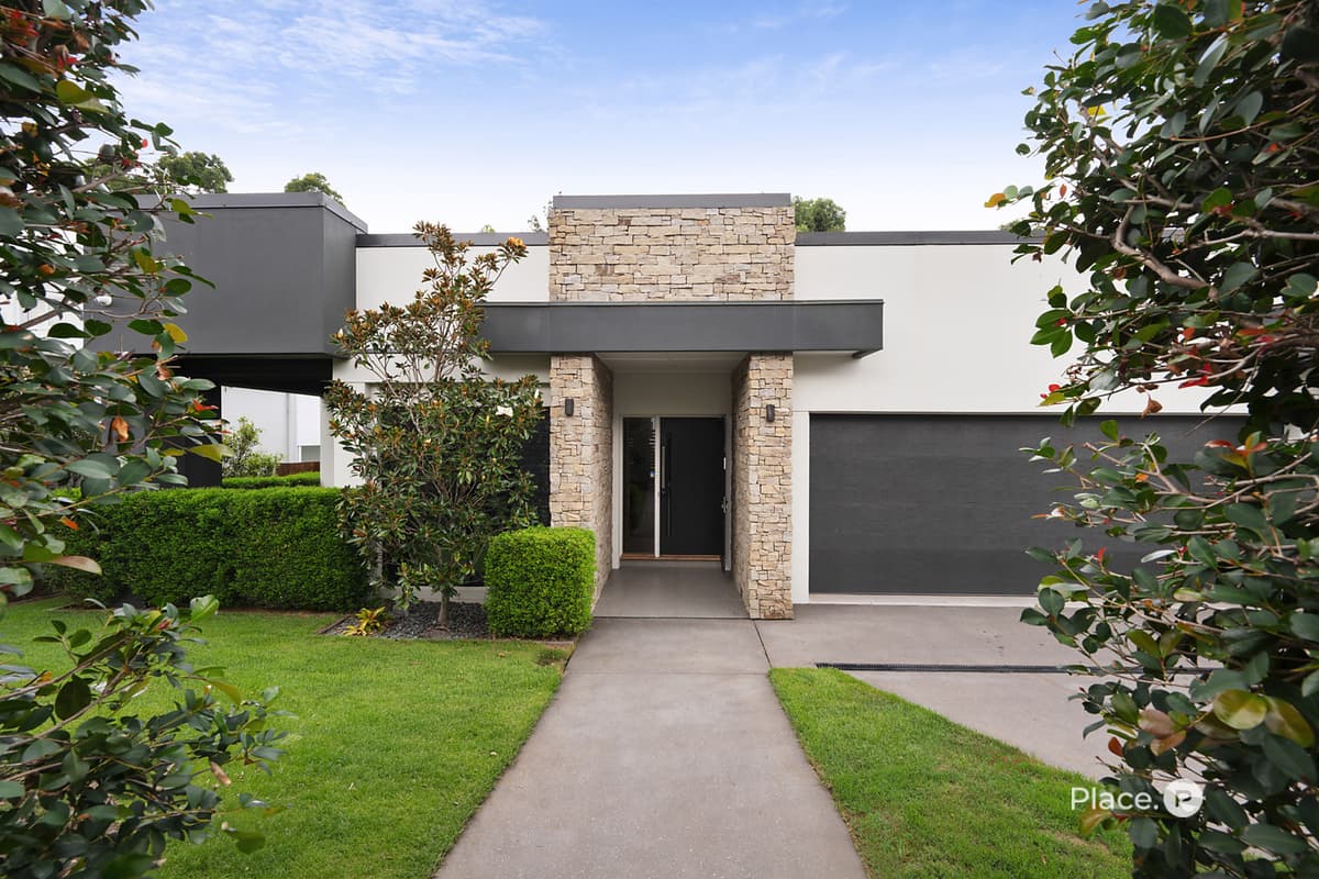 12 Nelson Place, Carindale