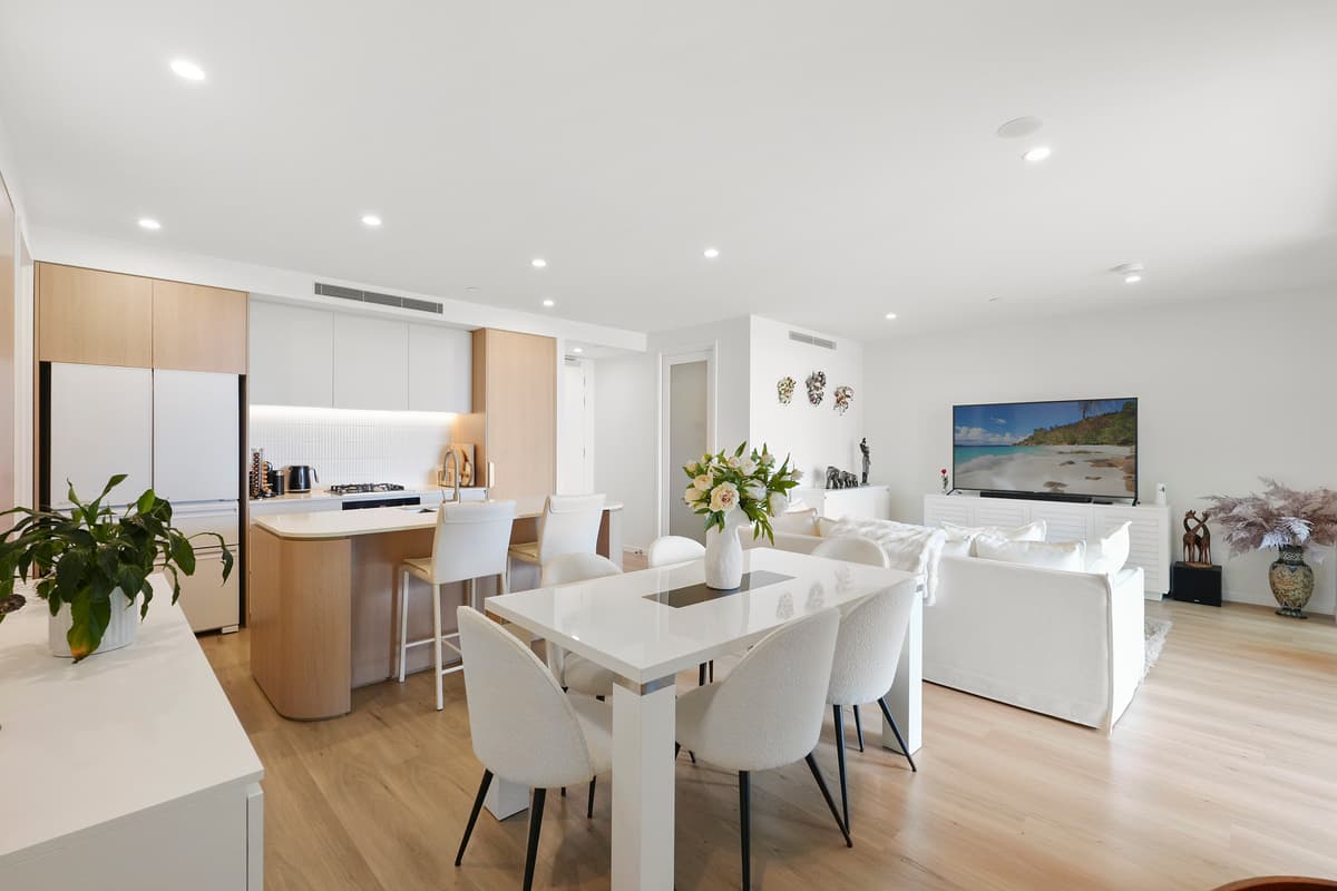 903/146 Surf Parade, Broadbeach