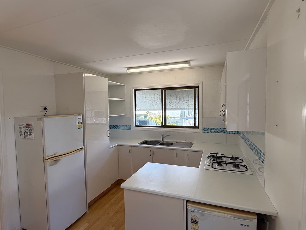 32B/570 Pine Ridge Road, Coombabah