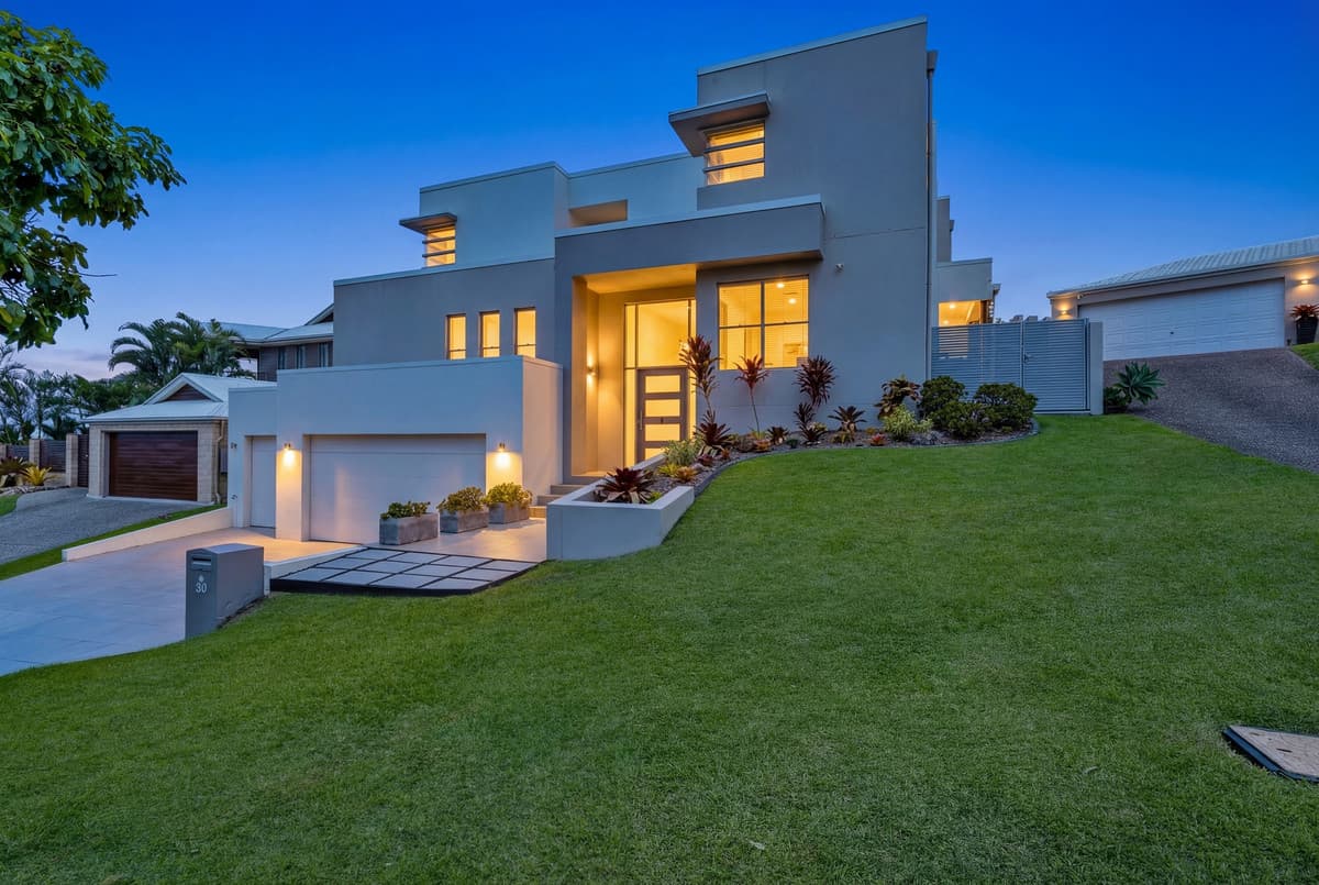 30 Tara Vista Boulevard, Highland Park
