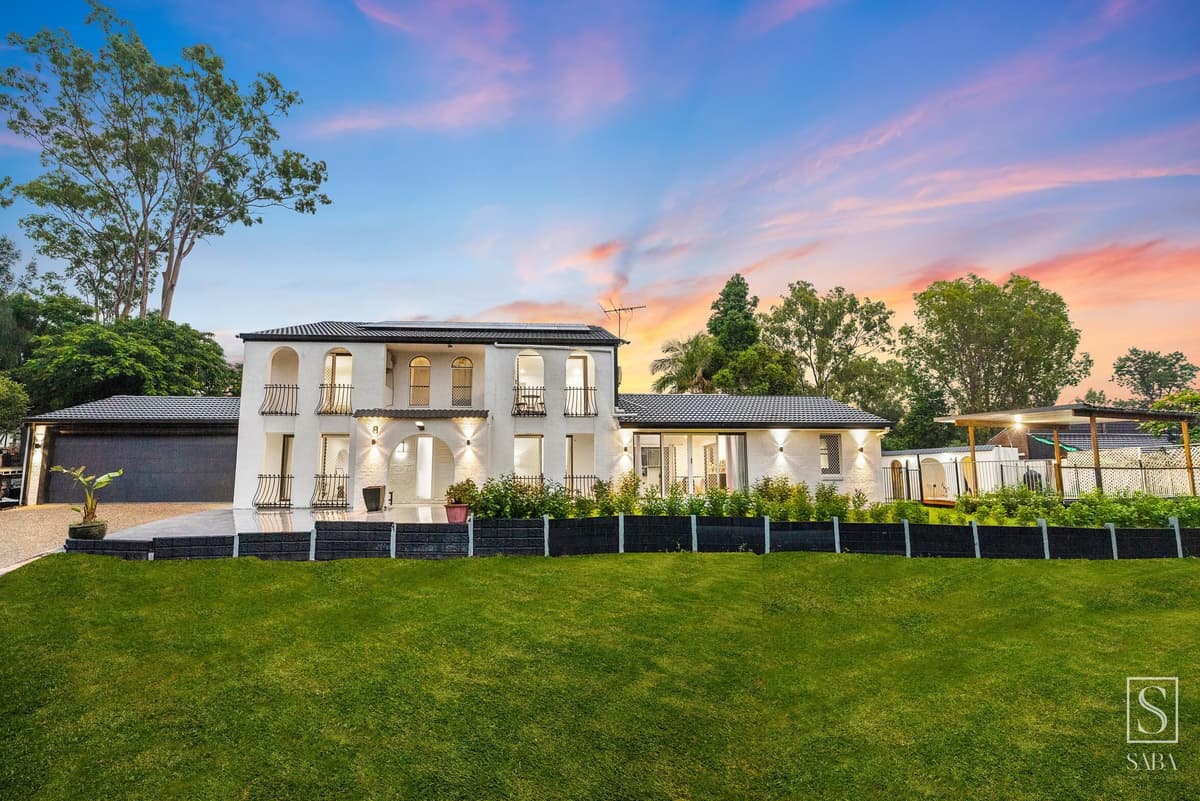 8 Hume Court, Mount Ommaney