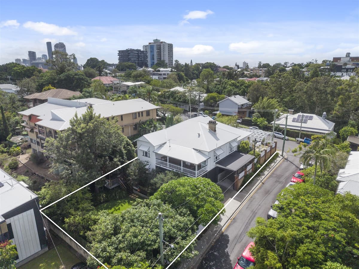21 Dauphin Terrace, Highgate Hill