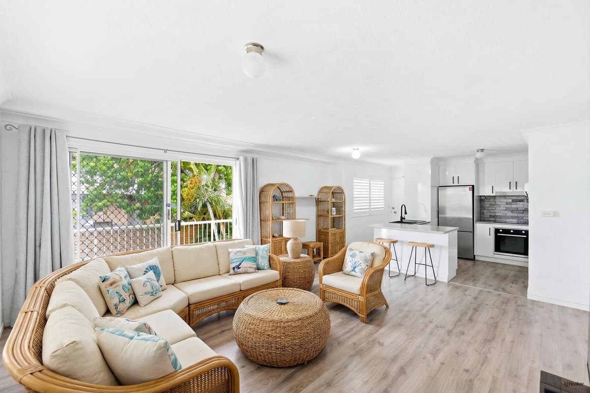 2/18-20 Garrick Street, Coolangatta