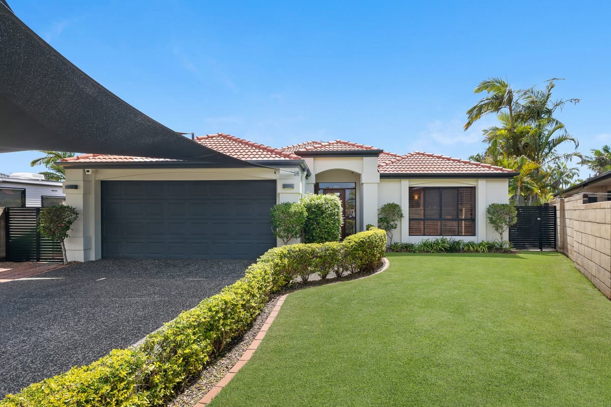 13 The Parade, Helensvale