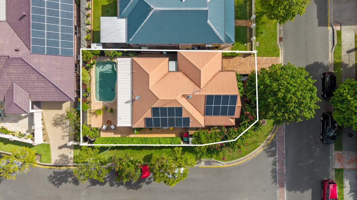 14 Shorehaven Place, Varsity Lakes