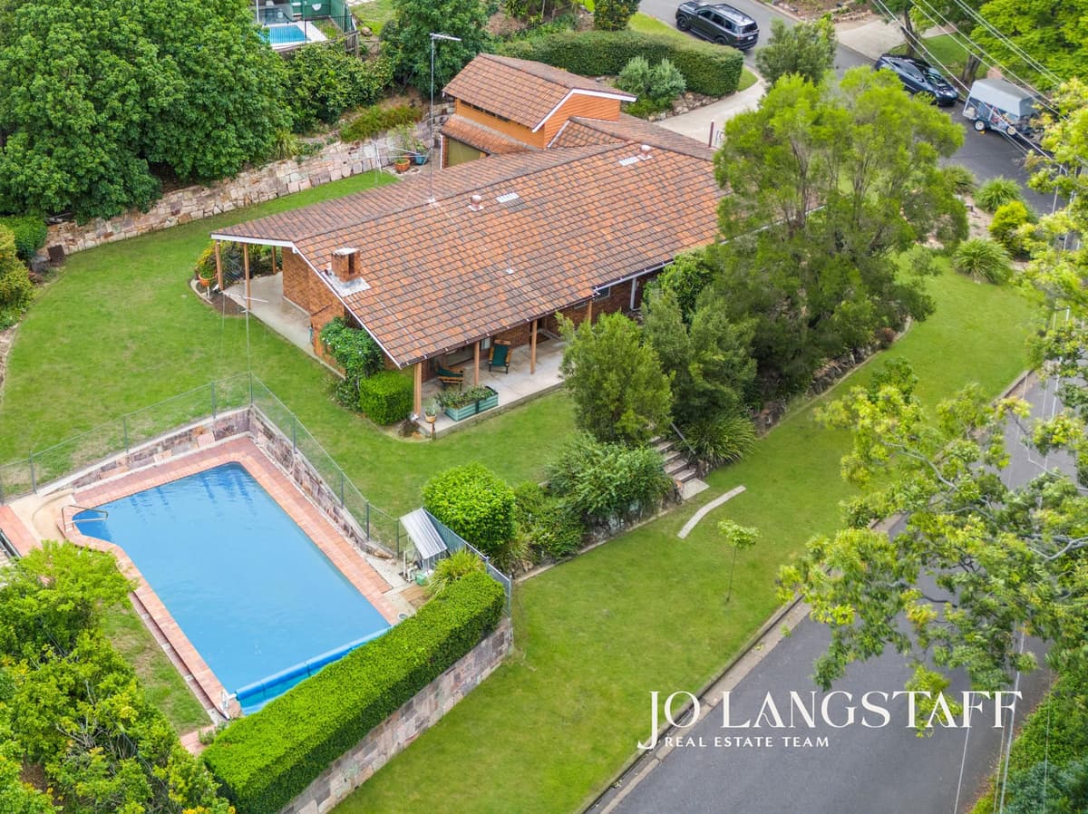 42 Gubberley Street, Kenmore