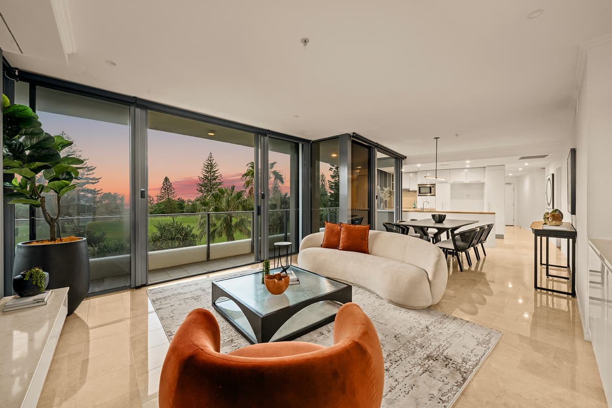 4/173 Old Burleigh Road, Broadbeach