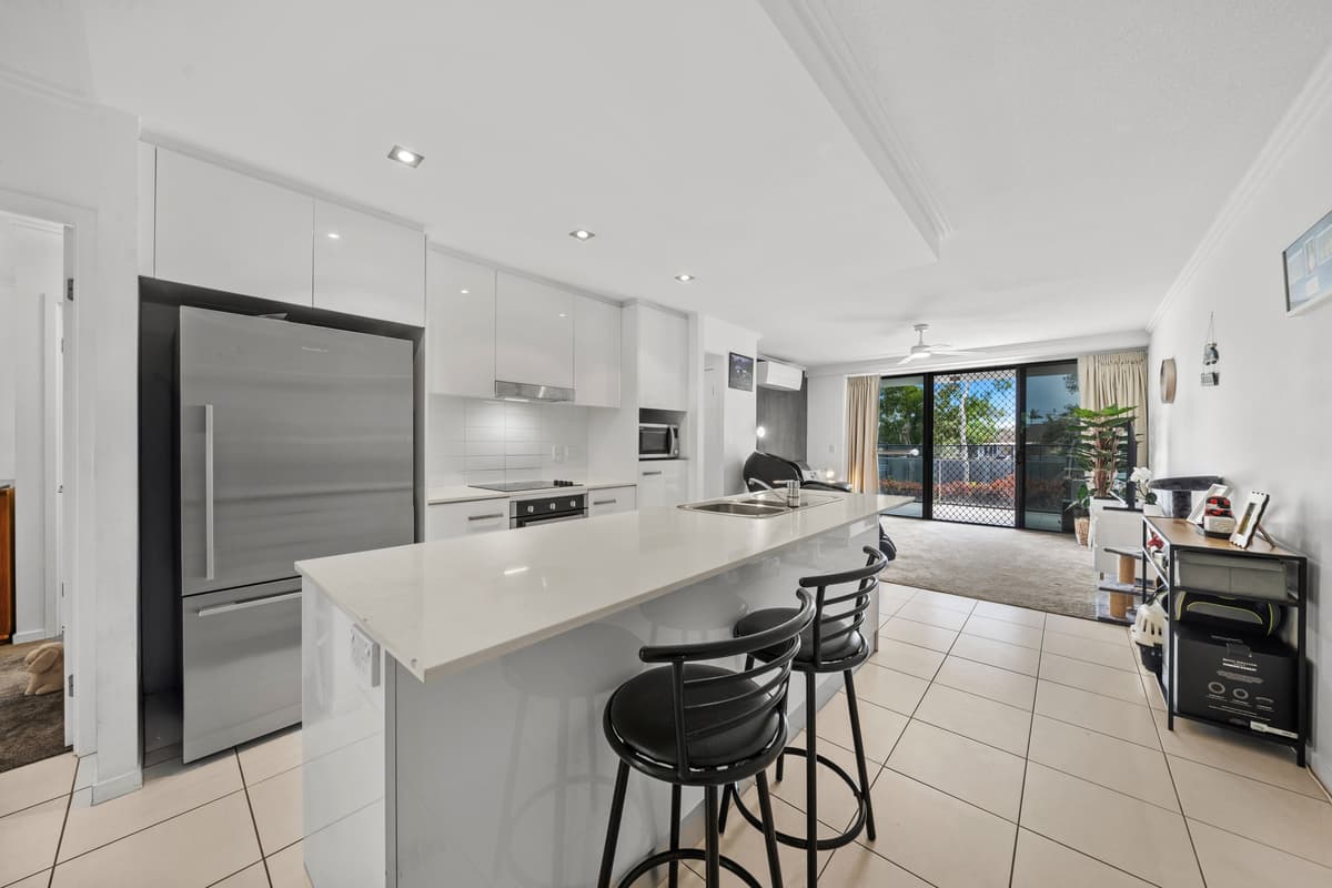 13/2 Gaven Crescent, Mermaid Beach