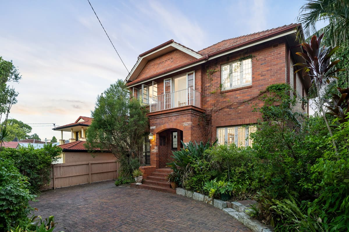 11 Hawken Drive, St Lucia