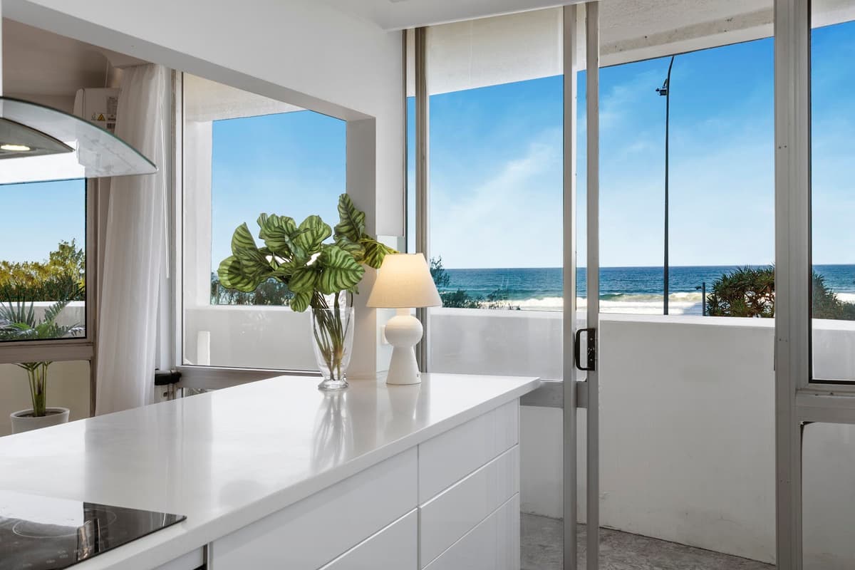 6/114 The Esplanade, Surfers Paradise