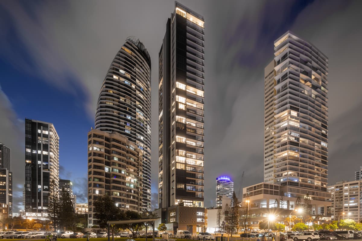 22/2 Charles Avenue, Broadbeach