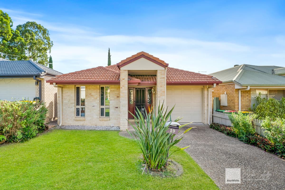 19 Coventina Crescent, Springfield Lakes