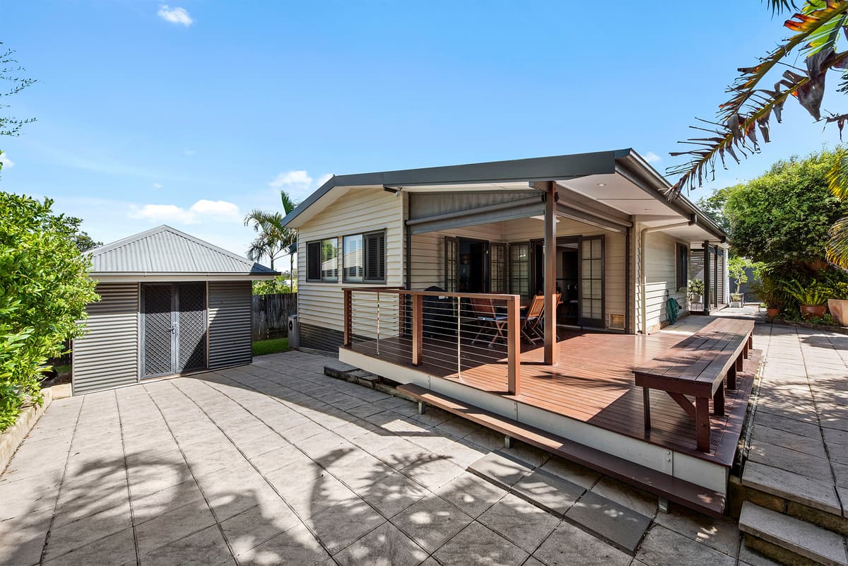 30 Corinth Road, Lota