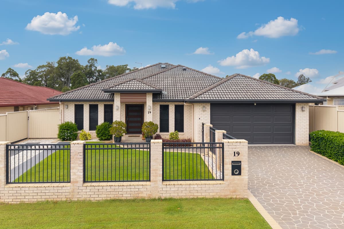 19 Willis Close, Redland Bay