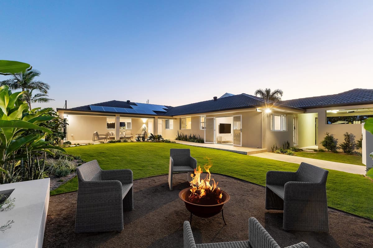 6 Bombala Street, Broadbeach Waters