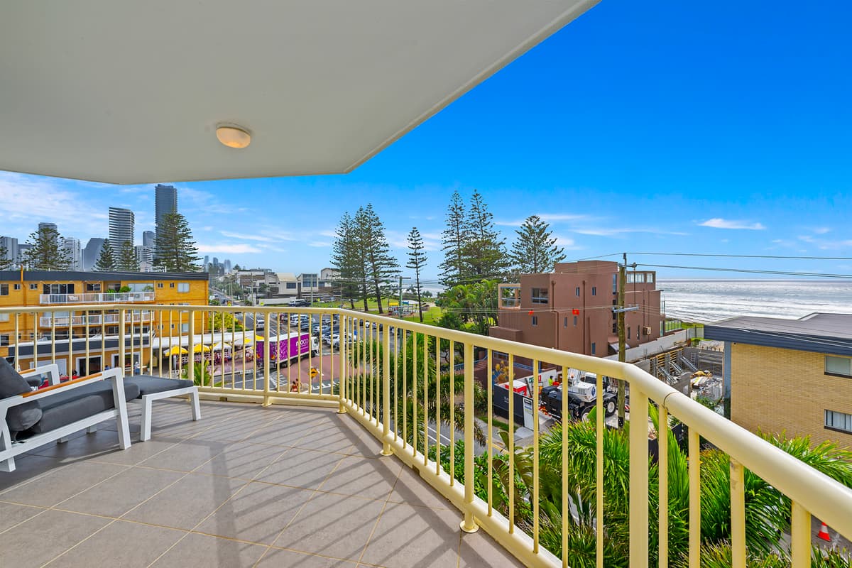 10/158 Hedges Avenue, Mermaid Beach