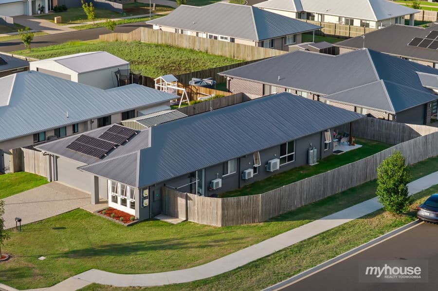 53 London Circuit, Torrington