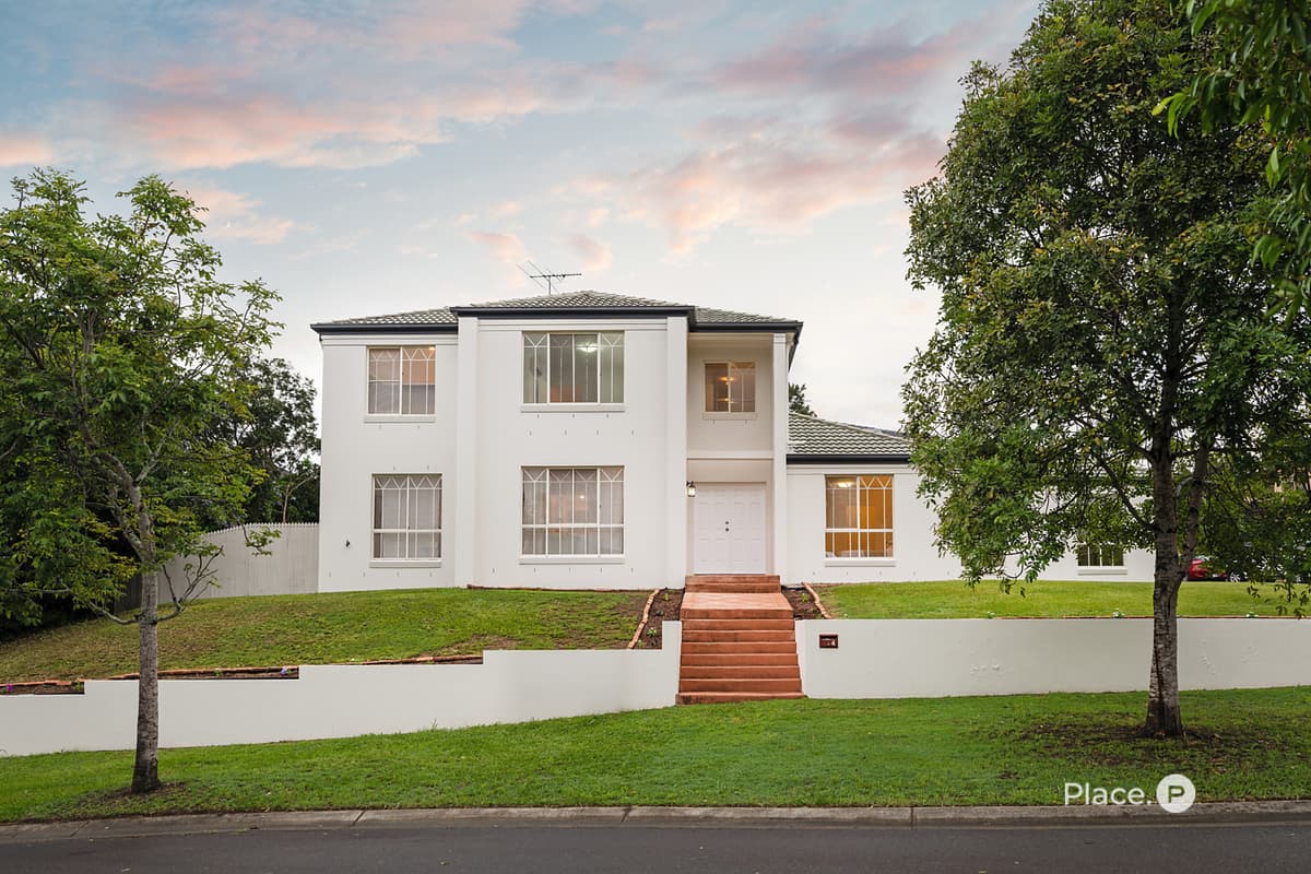 4 Maple Court, Carindale