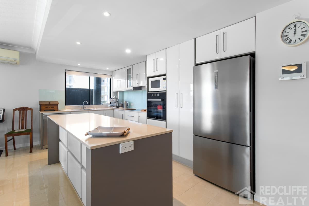 4/11 Dix Street, Redcliffe