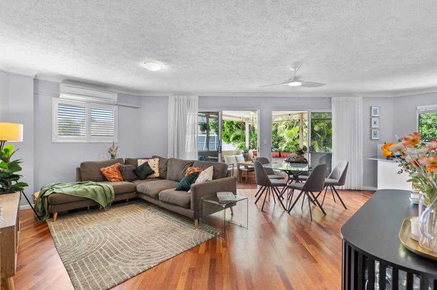 8/16 Miles Street, Hawthorne