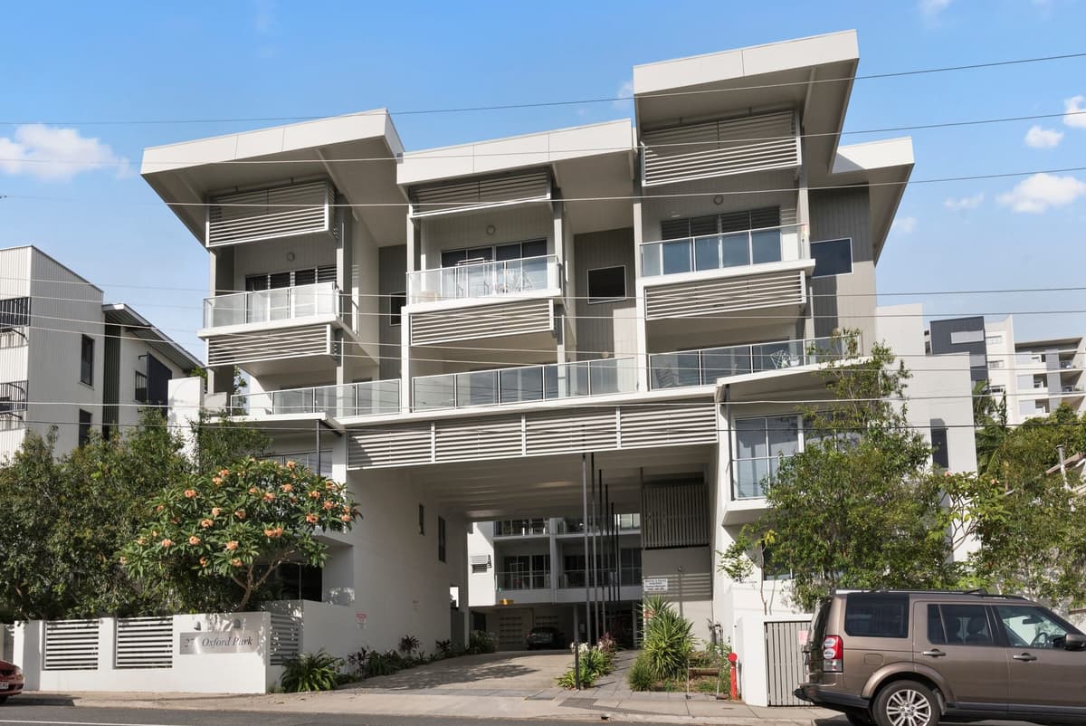 16/27 School Street, Kelvin Grove