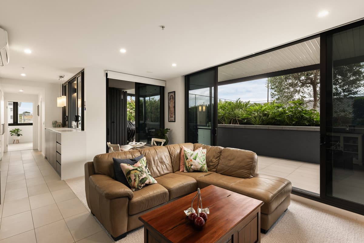 10407/300 Old Cleveland Road, Coorparoo