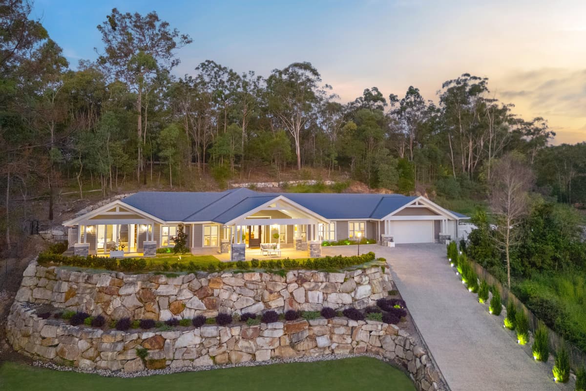 8 Wallowa Court, Elanora