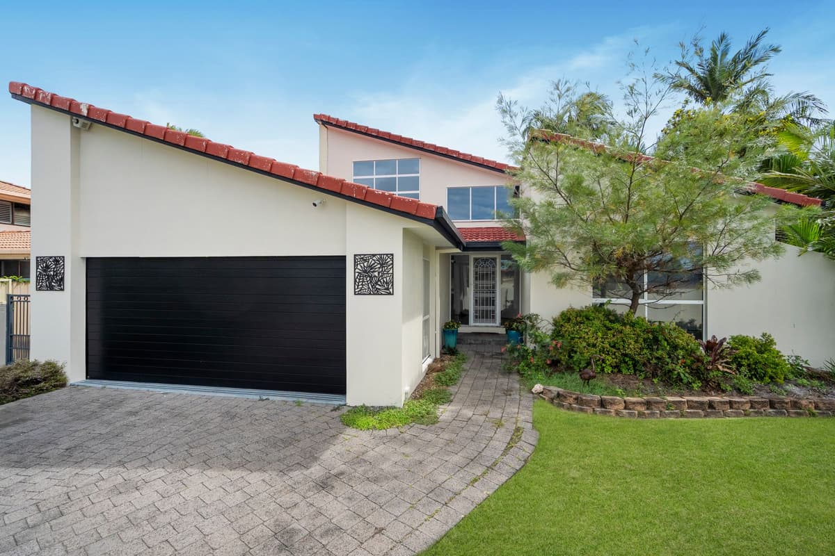 401 Oxley Drive, Runaway Bay