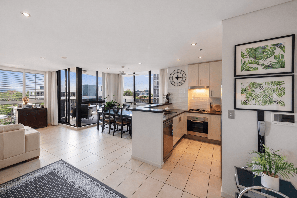 702/1 Aqua Street, Southport