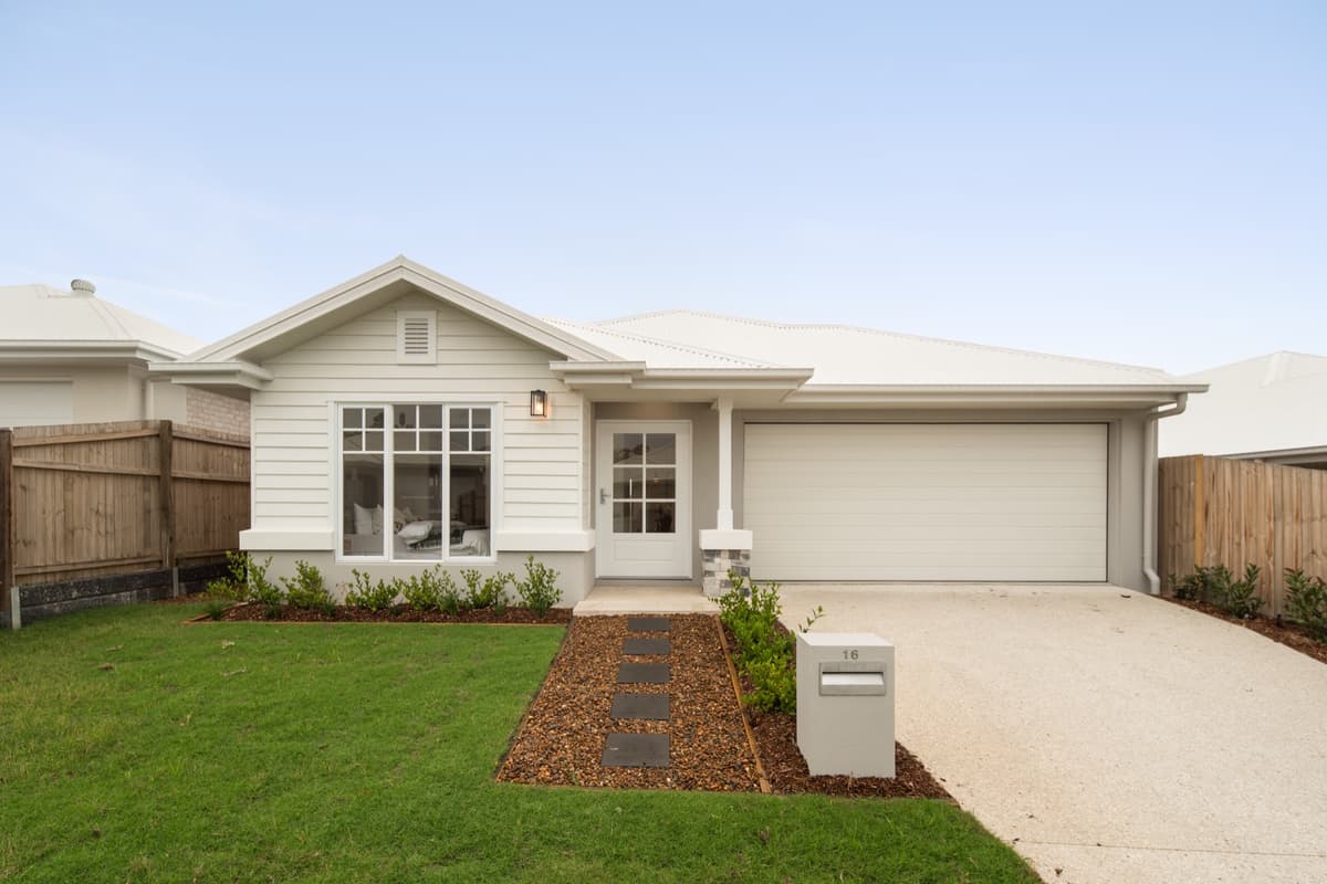 16 Chesterton Street, Redland Bay