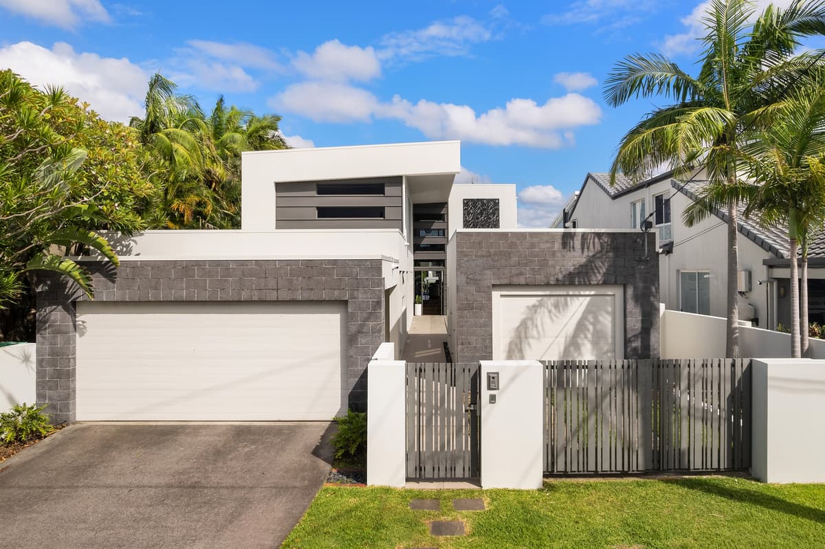 30 Sophie Avenue, Broadbeach Waters