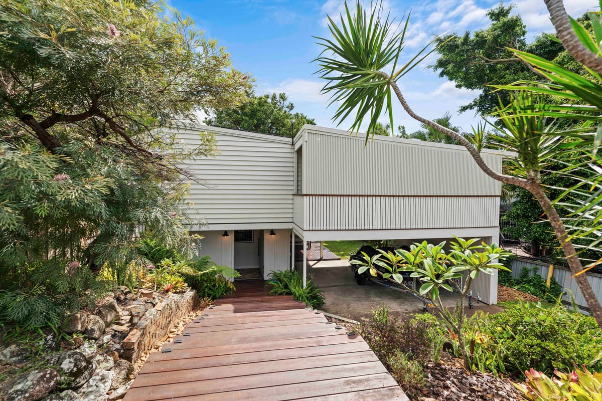 129 K P Mcgrath Drive, Elanora
