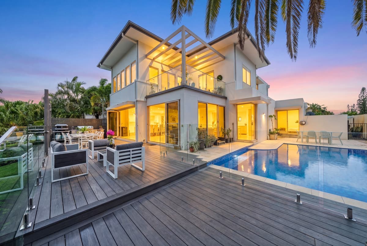 2301 Belmont Court East, Hope Island