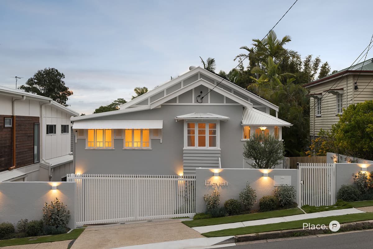 11 Brinawa Street, Camp Hill