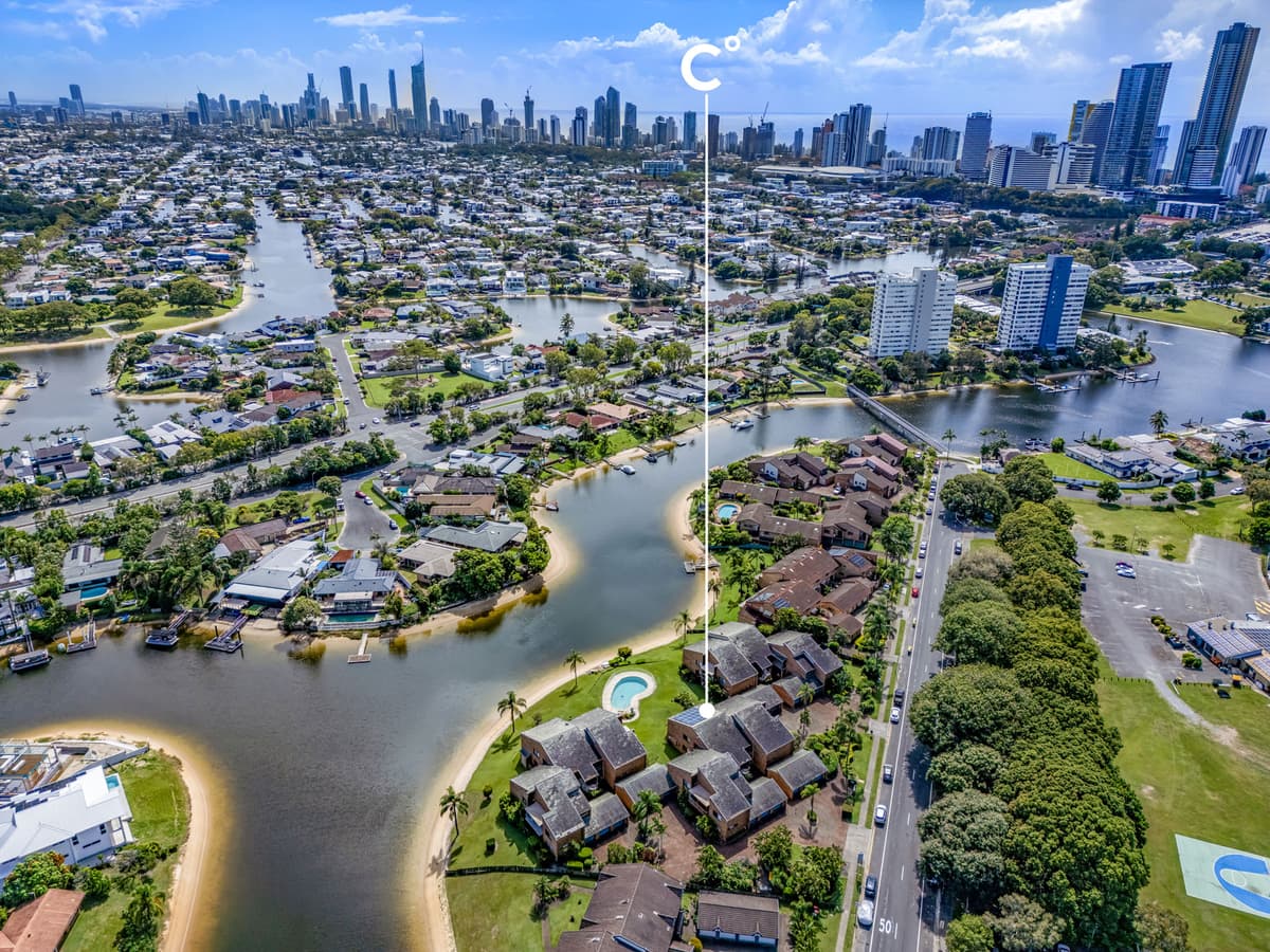 8/14 Dunlop Court, Mermaid Waters