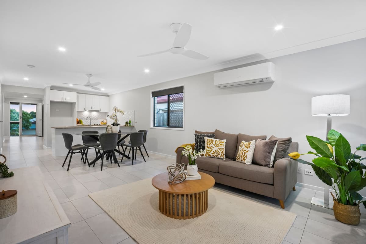 18 Moonbeam Street, Springfield Lakes