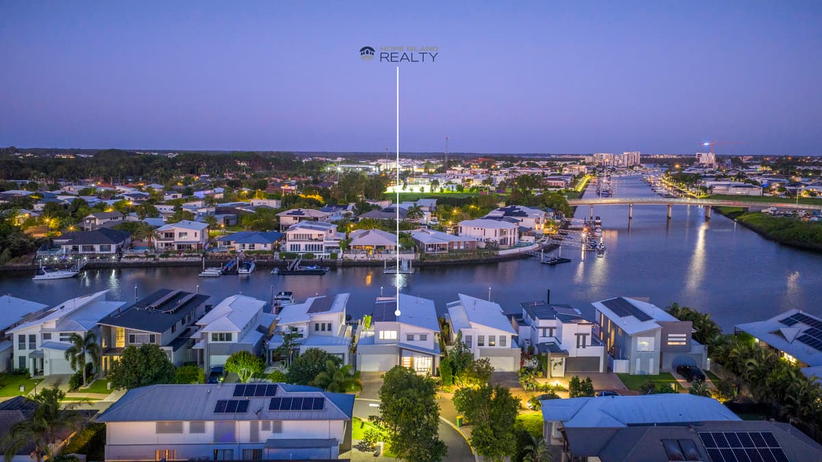 75 Cova Boulevard, Hope Island