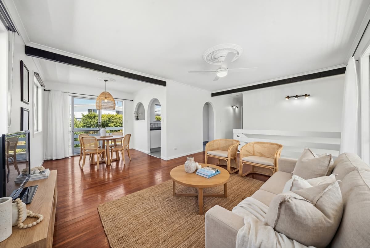 18 Mentone Avenue, Bundall