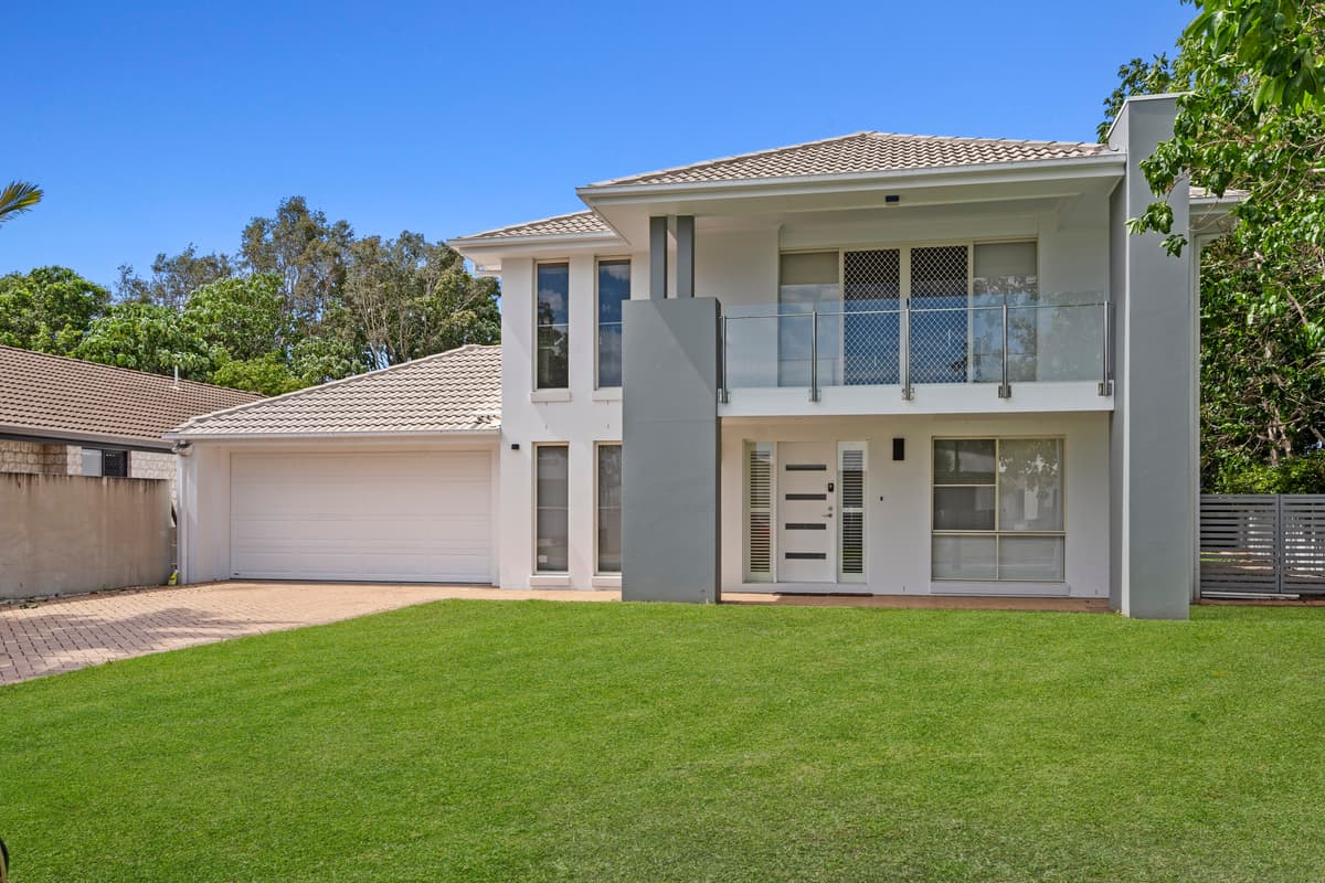 33 East Quay Drive, Biggera Waters