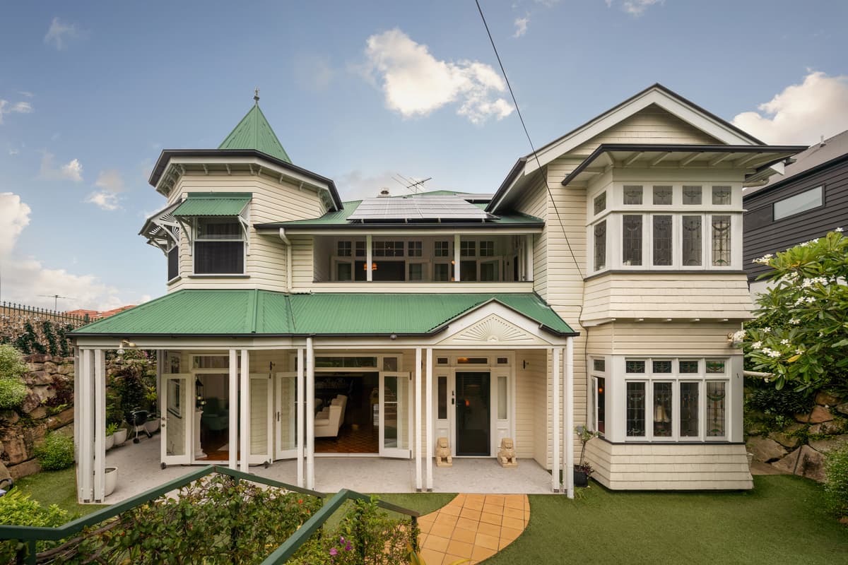 81 Hipwood Avenue, Coorparoo