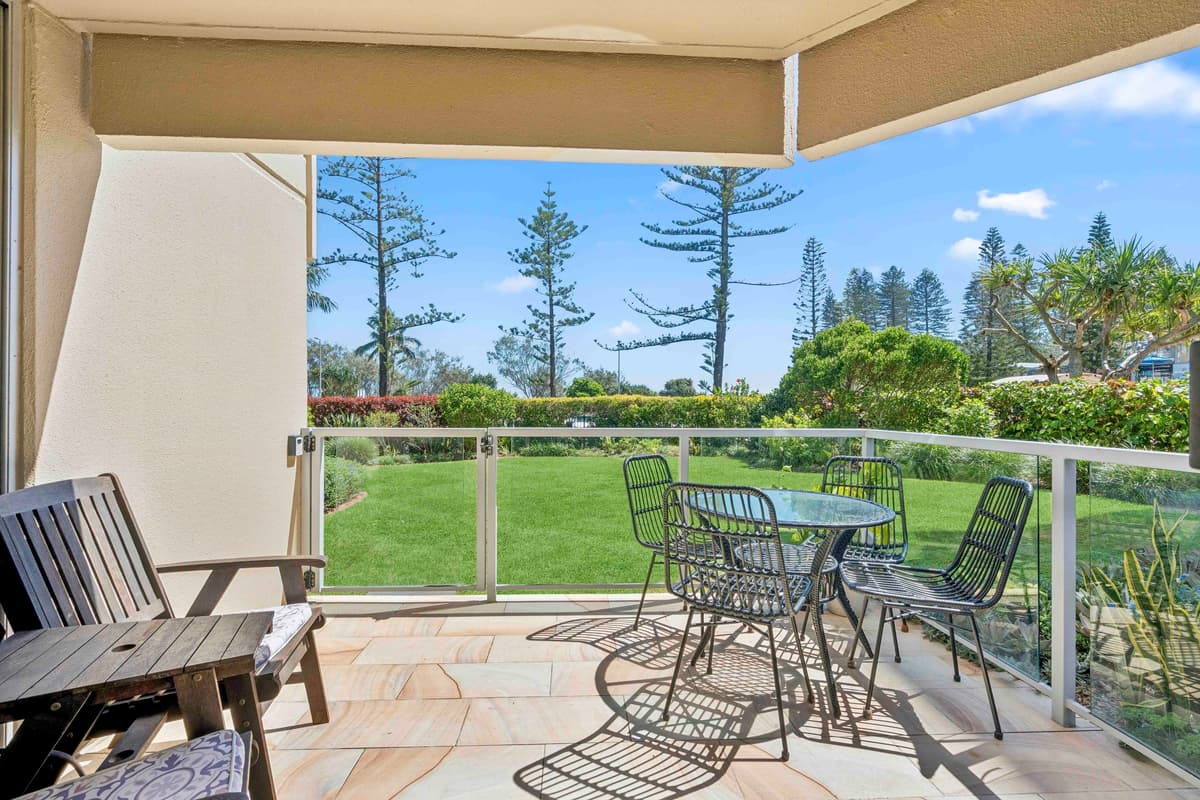 2/130 Marine Parade, Coolangatta
