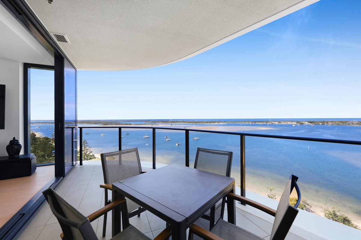1602/180 Marine Parade, Labrador