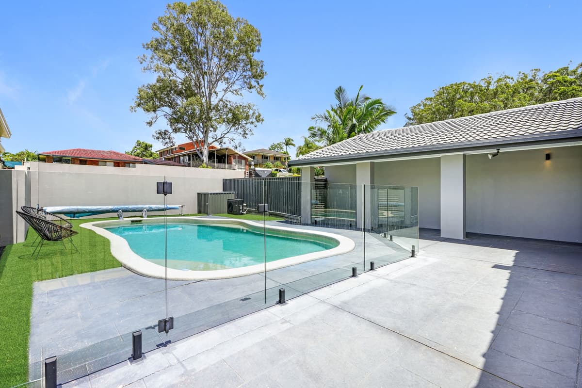 27 Merinda Court, Southport