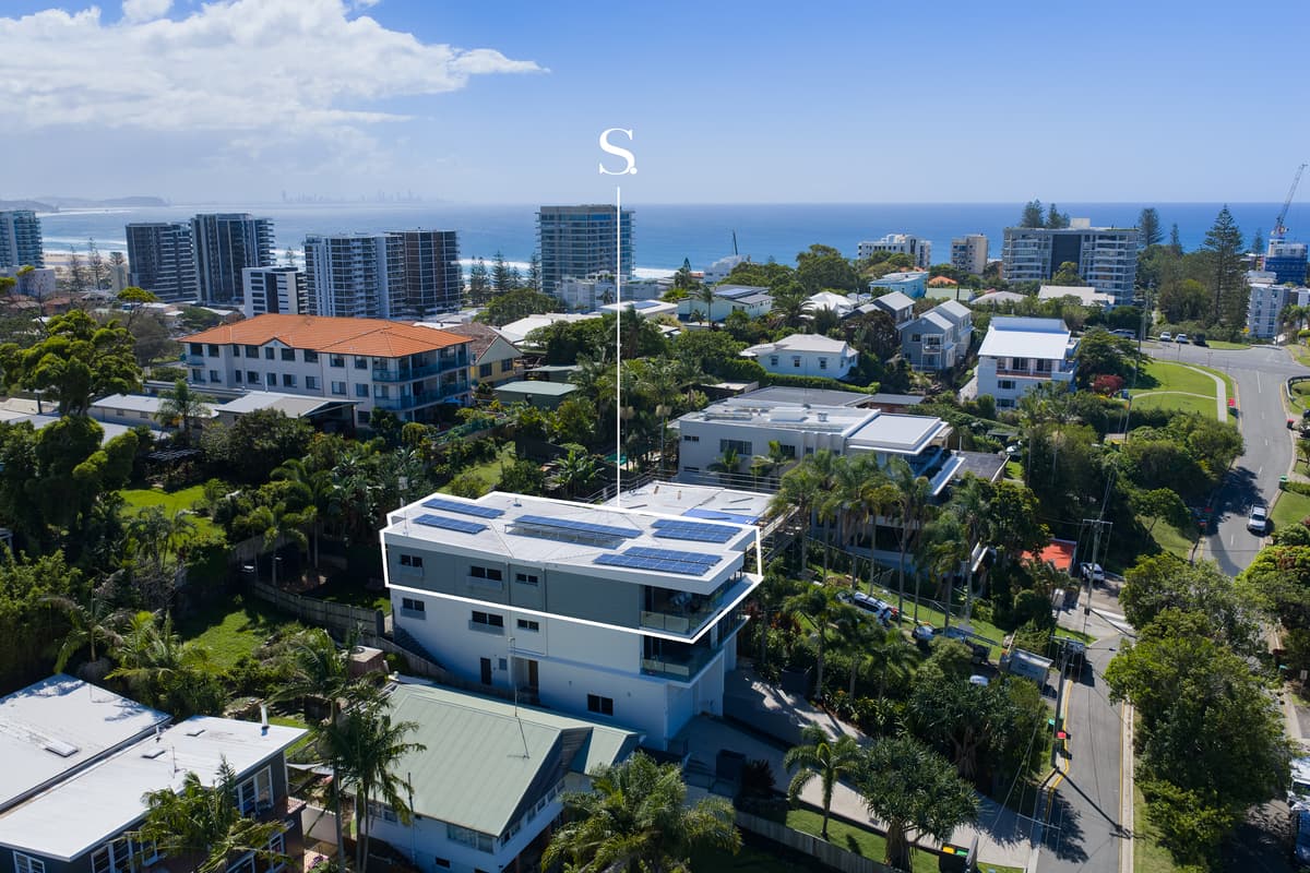 2/67 Garrick Street, Coolangatta