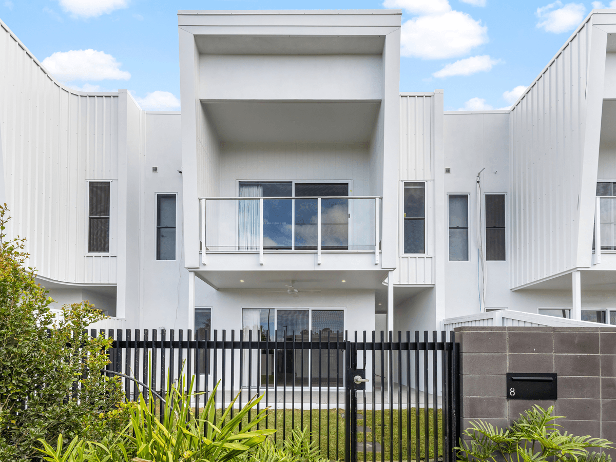 8 Balmy Walk, Palmview