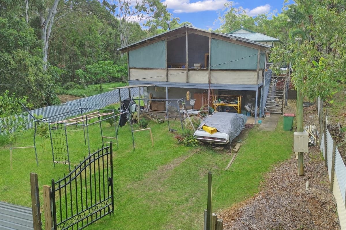 21 Eastern Road, Macleay Island