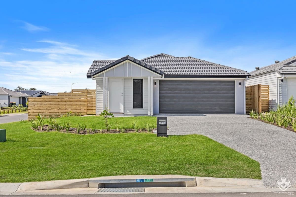 14 Aspen Circuit, Logan Reserve